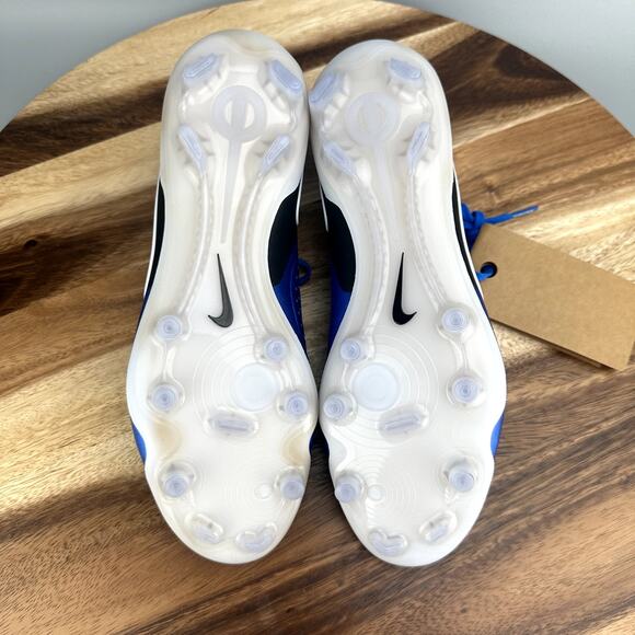 Athletic_Shoes